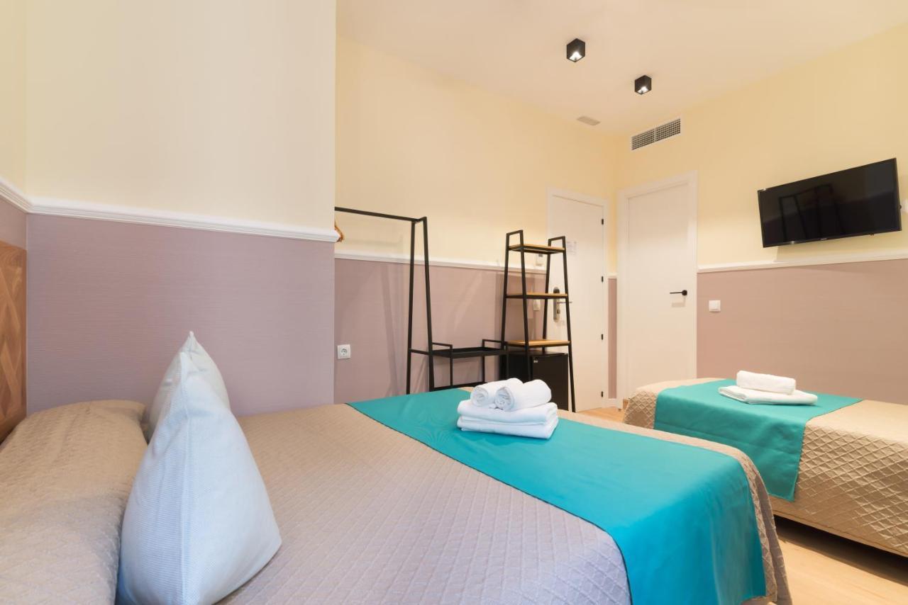 Hostal Evoke Madrid Exteriör bild