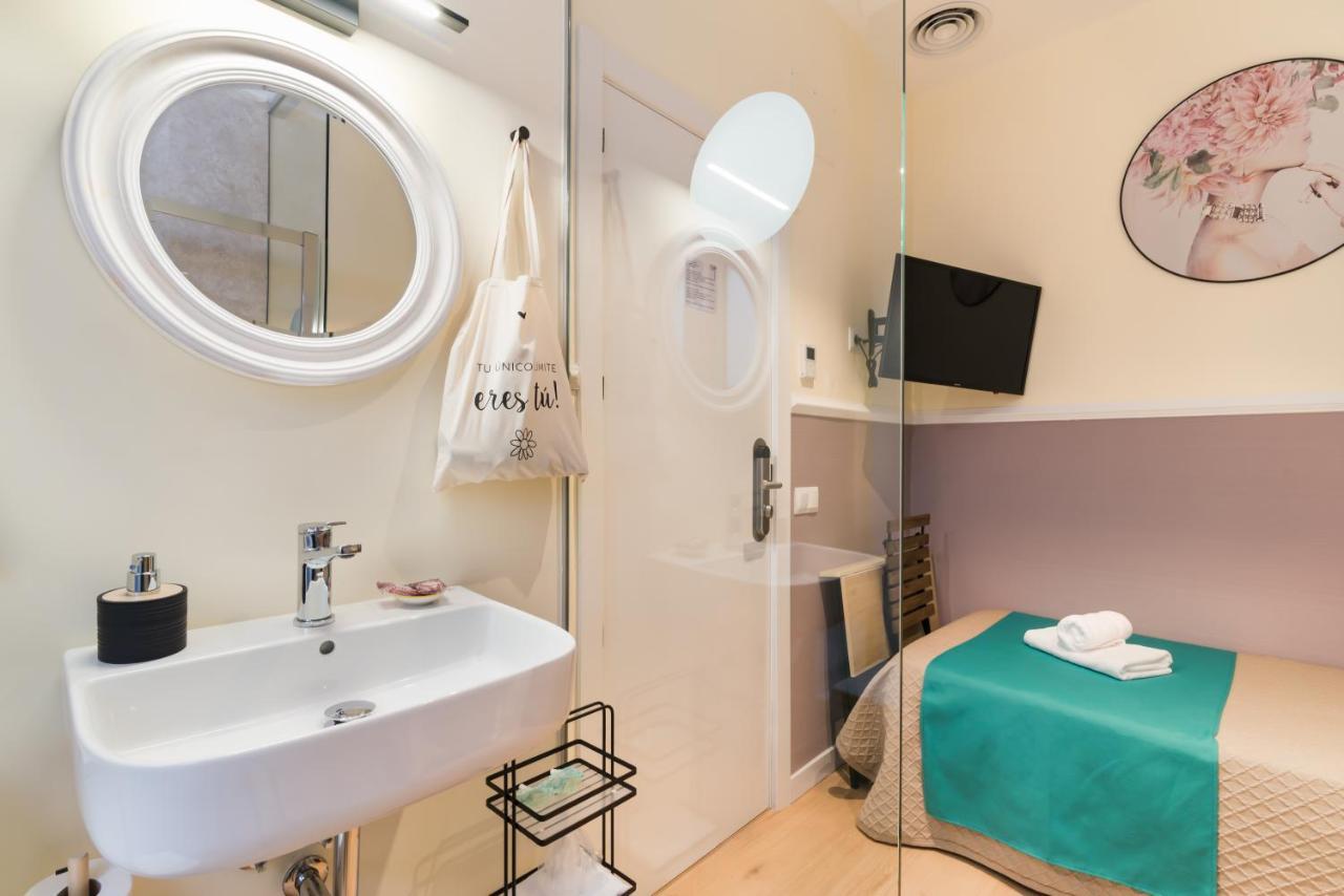 Hostal Evoke Madrid Exteriör bild
