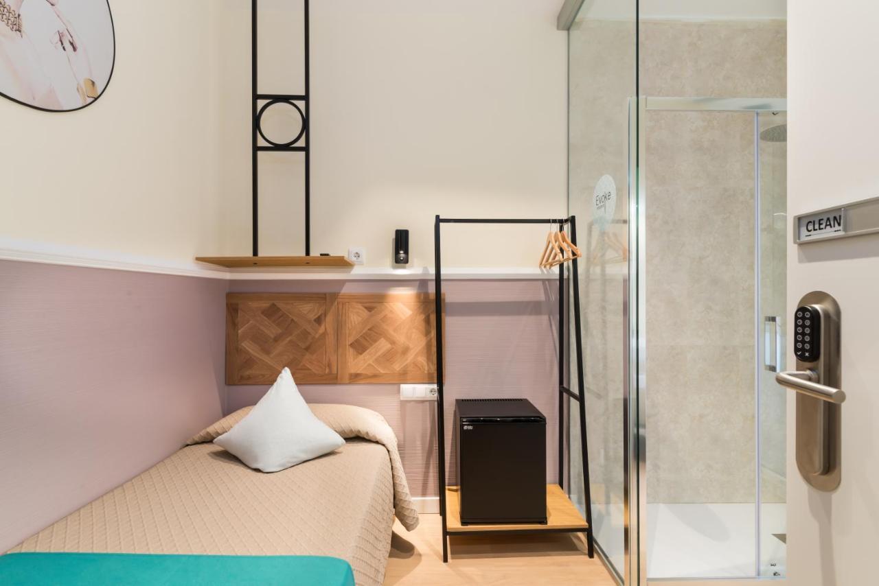 Hostal Evoke Madrid Exteriör bild