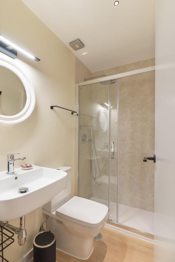 Hostal Evoke Madrid Exteriör bild