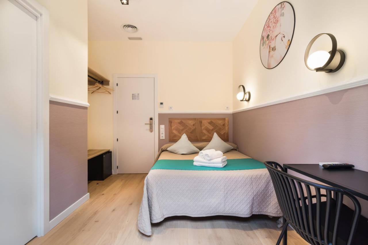 Hostal Evoke Madrid Exteriör bild