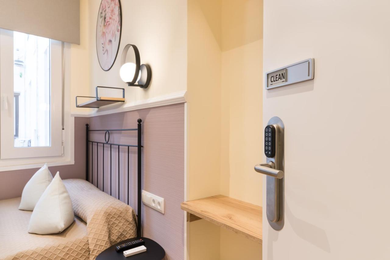 Hostal Evoke Madrid Exteriör bild